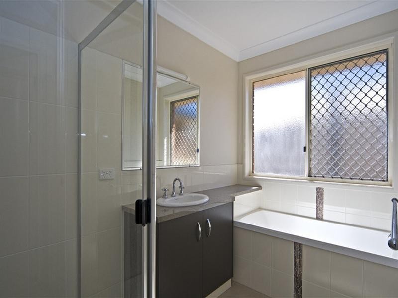 3 Ace Drive, Glenvale QLD 4350