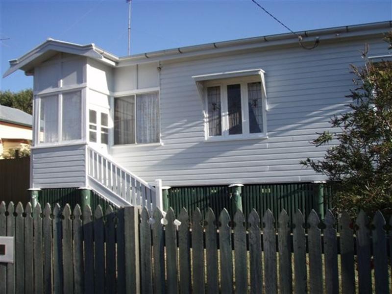 8 Lawrence Street, South Toowoomba QLD 4350