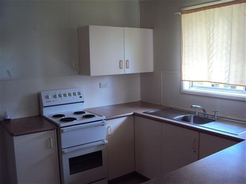 15 Festival Street, Rockville QLD 4350