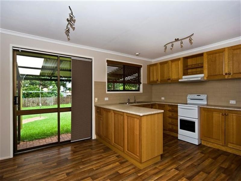 7 Lotus Cresent, Centenary Heights QLD 4350