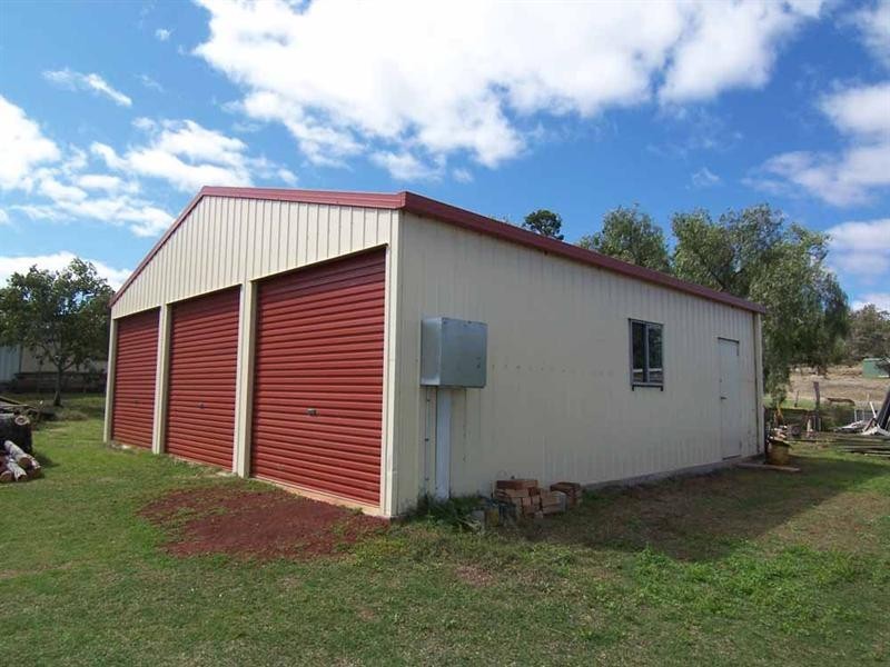 18 Carolann Street, Glenvale QLD 4350