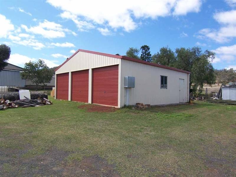 18 Carolann Street, Glenvale QLD 4350