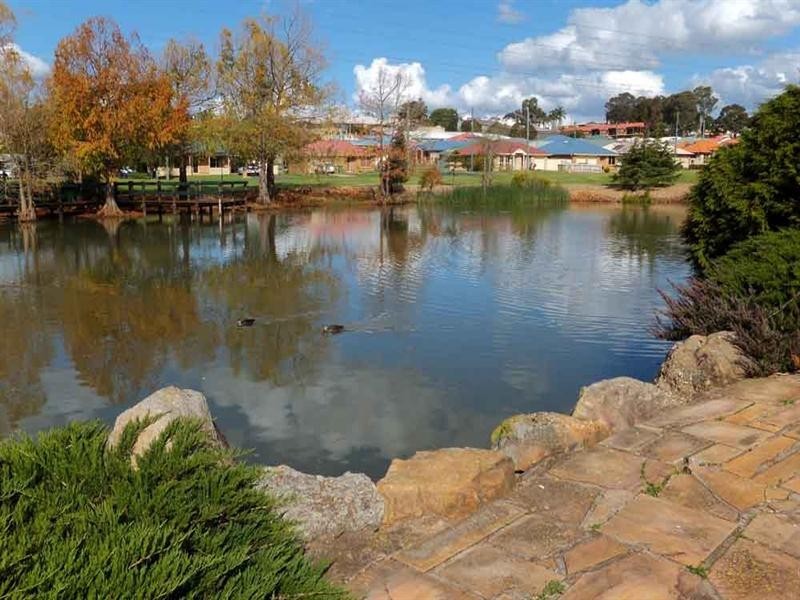 4 Riethmuller Street, Kearneys Spring QLD 4350