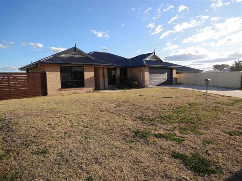 24 Ashford Drive, Wyreema QLD 4352