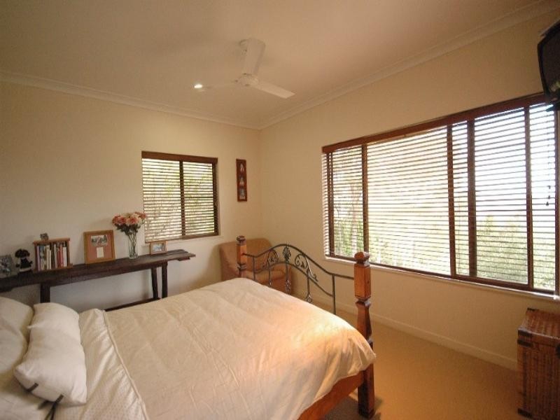 6 McAdam Court, Middle Ridge QLD 4350