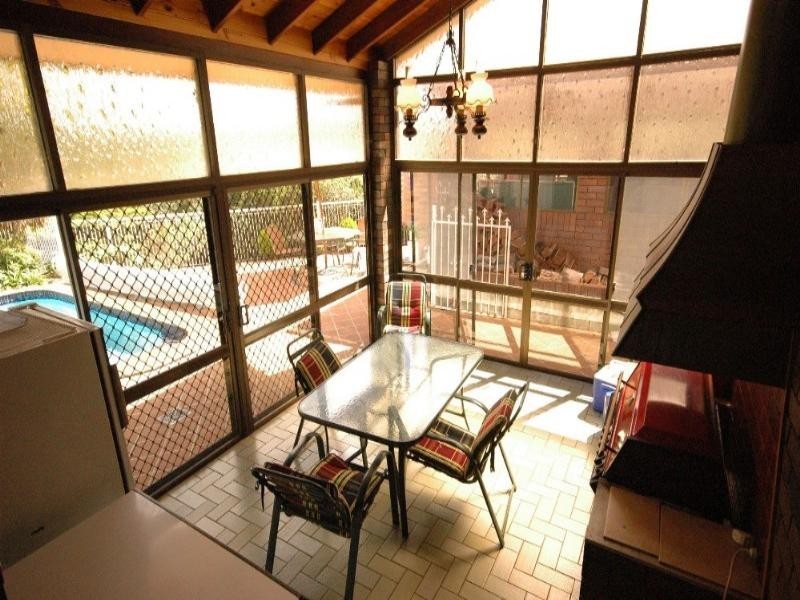 6 McAdam Court, Middle Ridge QLD 4350