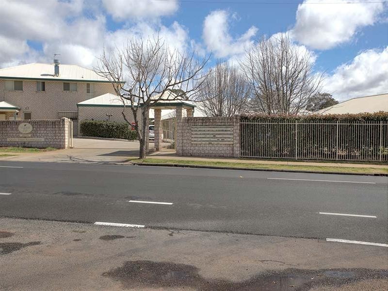 33/55-59 Drayton Road, Harristown QLD 4350