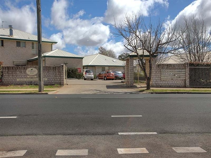 33/55-59 Drayton Road, Harristown QLD 4350