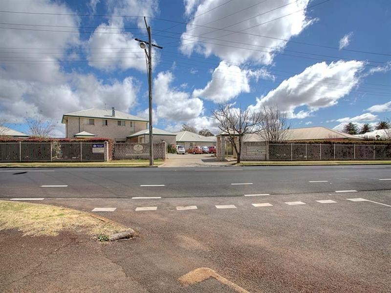 33/55-59 Drayton Road, Harristown QLD 4350