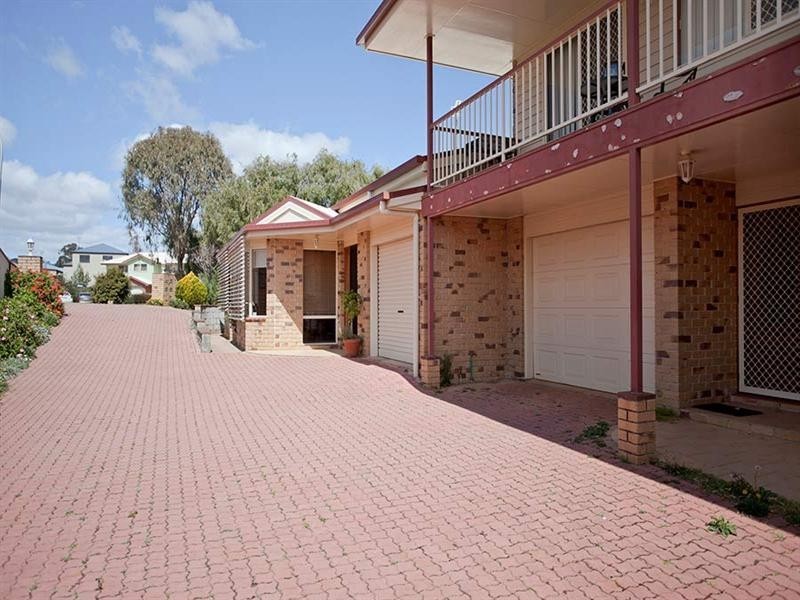 1/17 Beer Court, Kearneys Spring QLD 4350