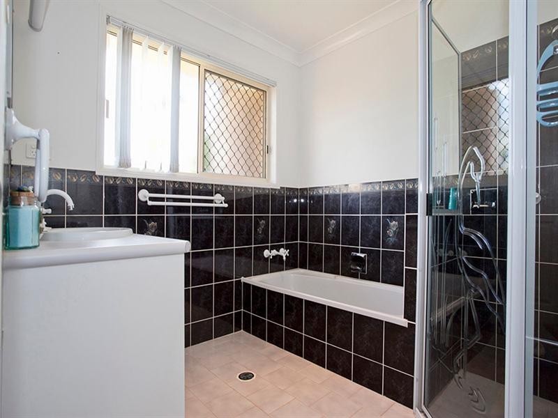 1/17 Beer Court, Kearneys Spring QLD 4350