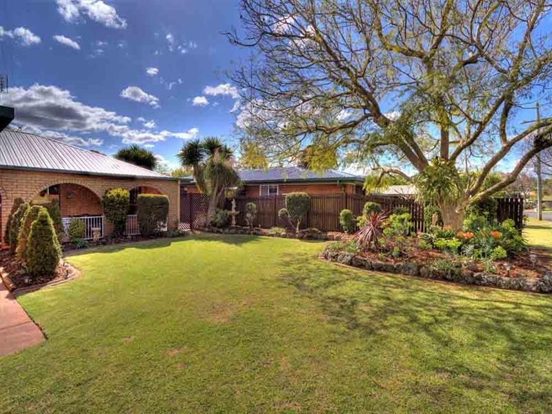 9 Batten Court, Wilsonton QLD 4350