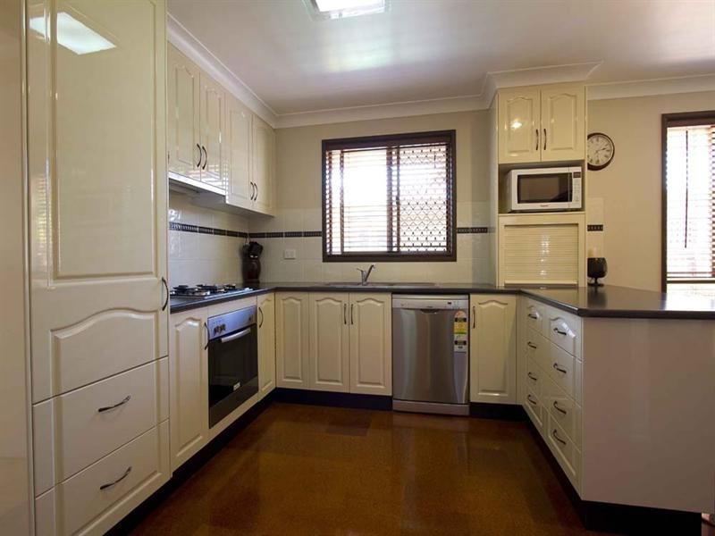 9 Batten Court, Wilsonton QLD 4350