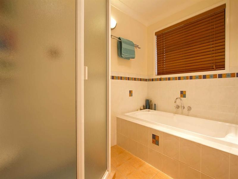 9 Batten Court, Wilsonton QLD 4350