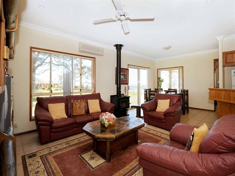 25 Panoramic Drive, Preston QLD 4352