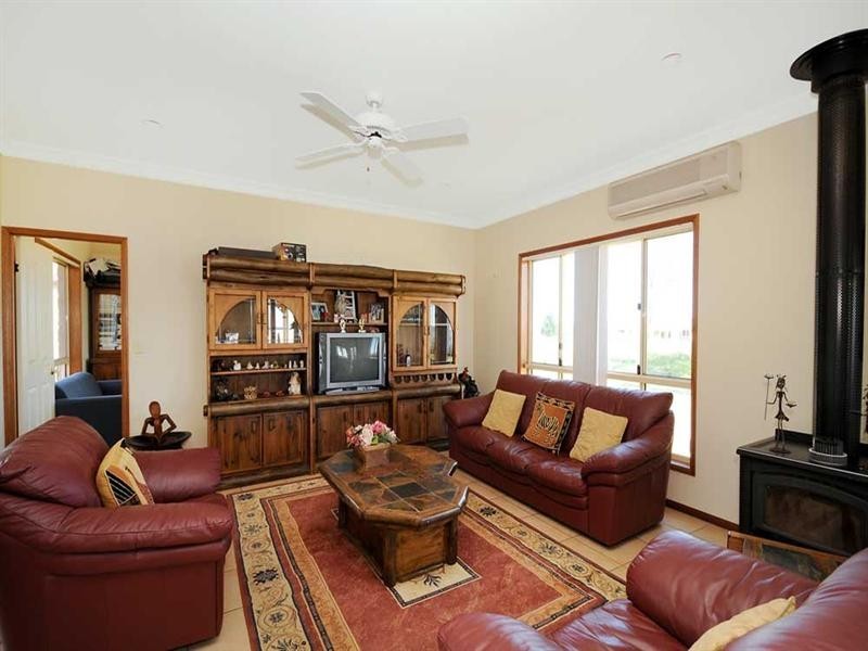 25 Panoramic Drive, Preston QLD 4352