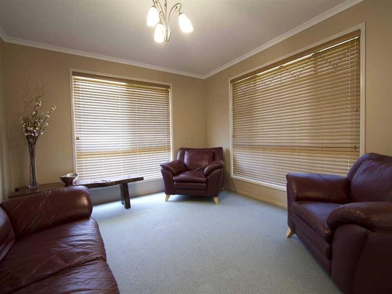 7 Prime Minister Drive, Middle Ridge QLD 4350