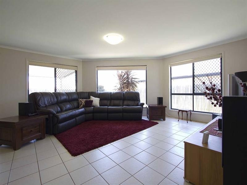 7 Prime Minister Drive, Middle Ridge QLD 4350