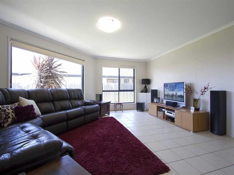 7 Prime Minister Drive, Middle Ridge QLD 4350