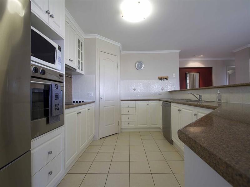 7 Prime Minister Drive, Middle Ridge QLD 4350