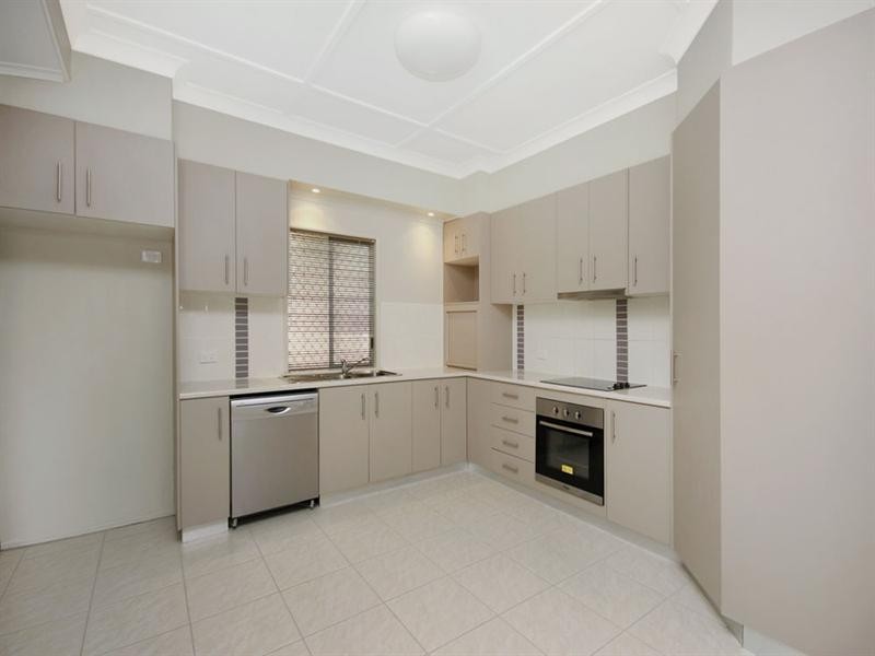 78 Mackenzie Street, Mount Lofty QLD 4350