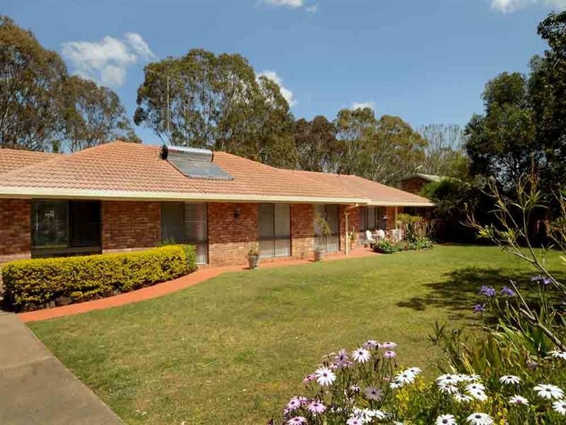 8 Dippel Street, Middle Ridge QLD 4350