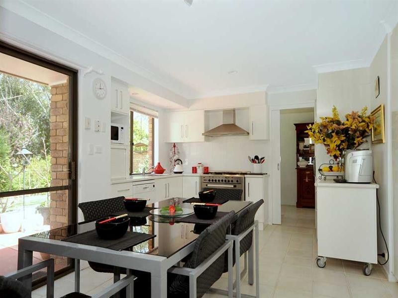 8 Dippel Street, Middle Ridge QLD 4350