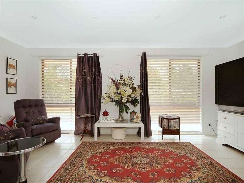 8 Dippel Street, Middle Ridge QLD 4350