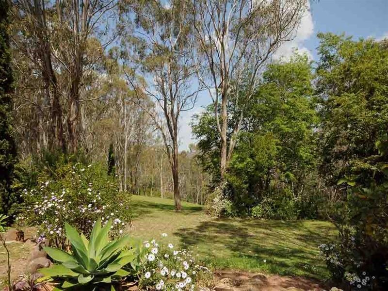 8 Dippel Street, Middle Ridge QLD 4350