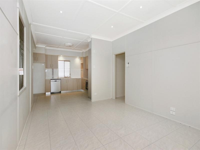 78 Mackenzie Street, Mount Lofty QLD 4350