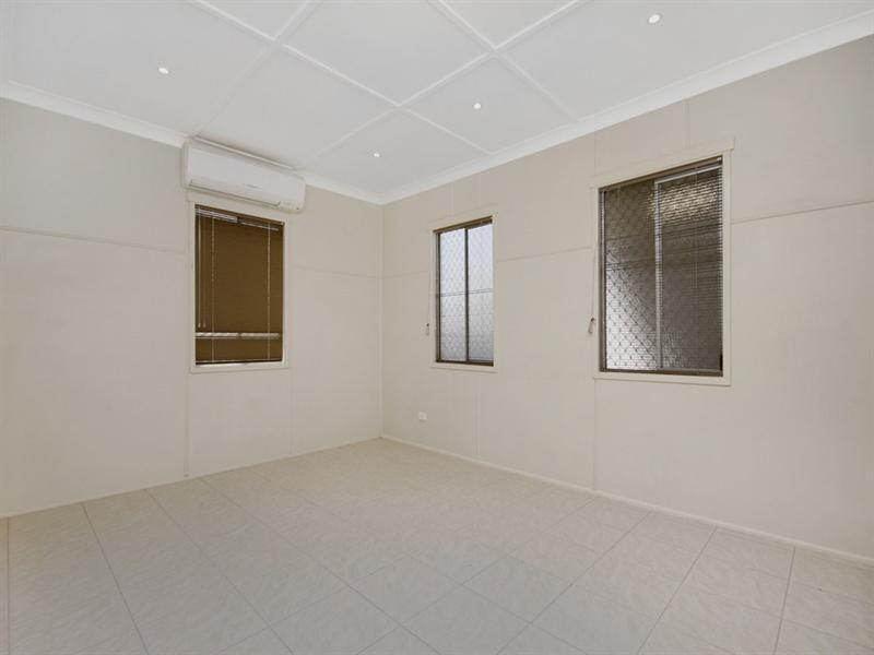 78 Mackenzie Street, Mount Lofty QLD 4350