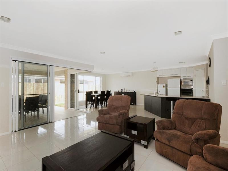 10 Graves Drive, Kearneys Spring QLD 4350