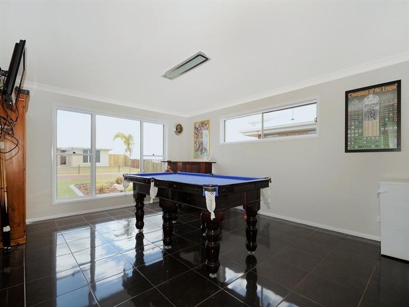 10 Graves Drive, Kearneys Spring QLD 4350