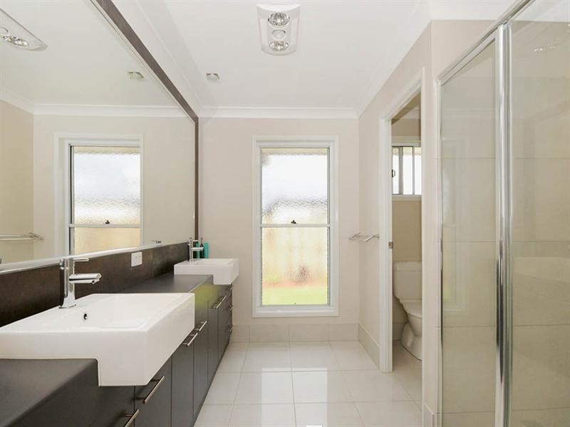 10 Graves Drive, Kearneys Spring QLD 4350