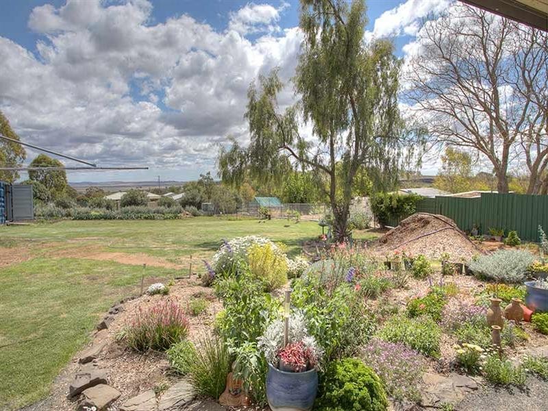 7 Emmanulla Drive, Kingsthorpe QLD 4400