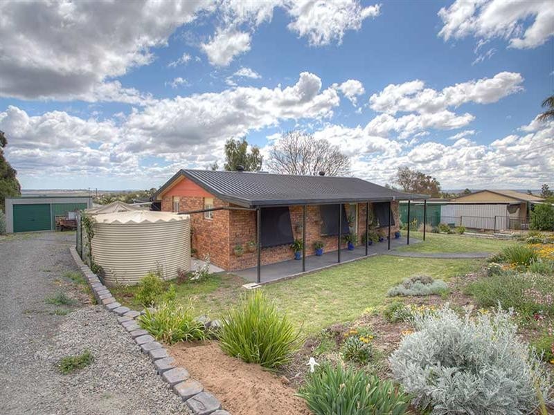 7 Emmanulla Drive, Kingsthorpe QLD 4400