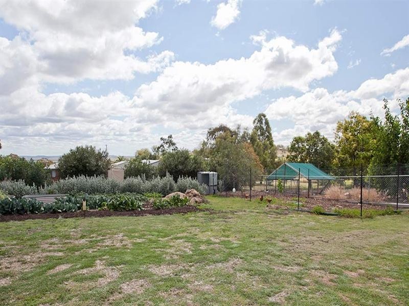 7 Emmanulla Drive, Kingsthorpe QLD 4400