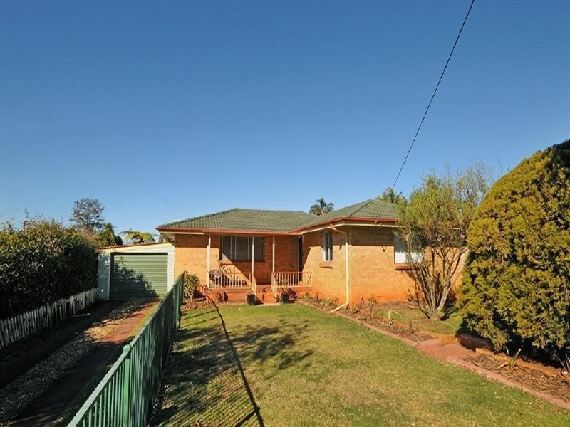 12 Kettle Street, Rockville QLD 4350