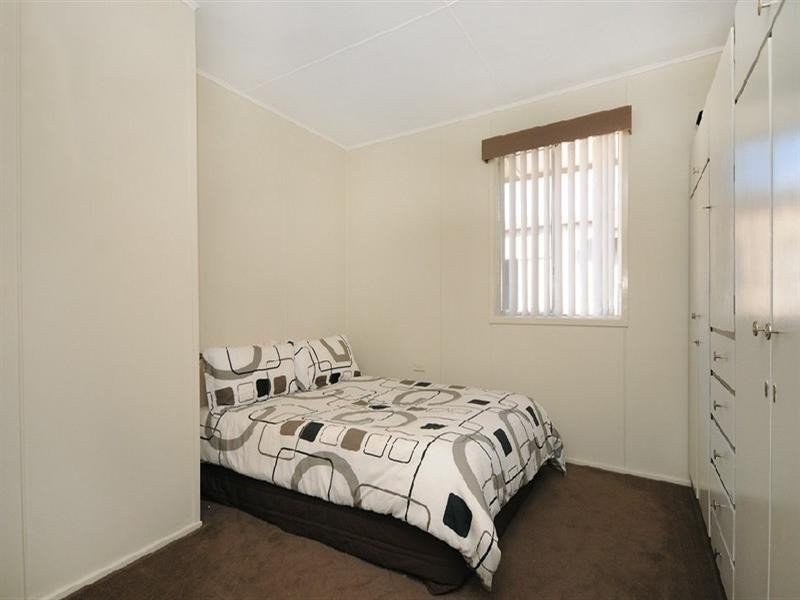 12 Kettle Street, Rockville QLD 4350