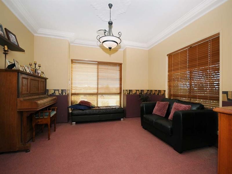 14 Brunckhorst Drive, Kearneys Spring QLD 4350
