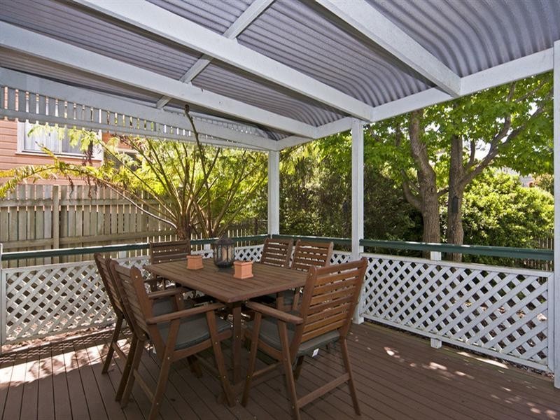 5 Sourris Street, Mount Lofty QLD 4350