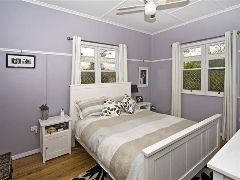 5 Sourris Street, Mount Lofty QLD 4350