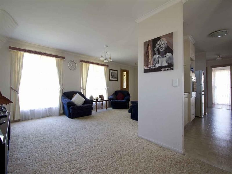 18 Batch Court, Harristown QLD 4350