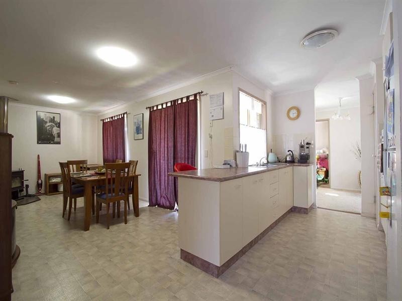 18 Batch Court, Harristown QLD 4350