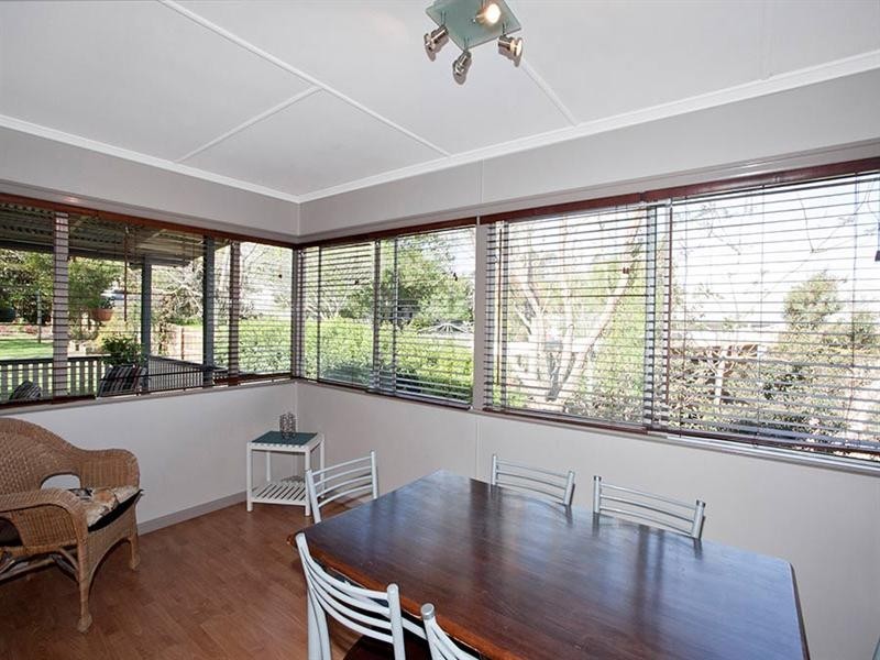 33 Rhyde Street, Mount Lofty QLD 4350