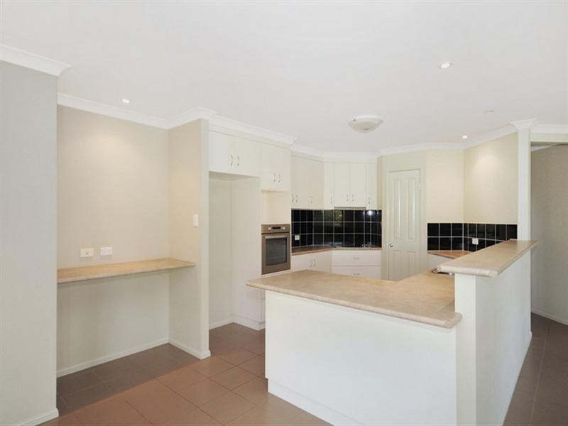 5 Debbie Court, Highfields QLD 4352