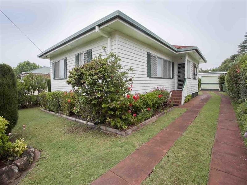 26 Elizabeth Street, South Toowoomba QLD 4350