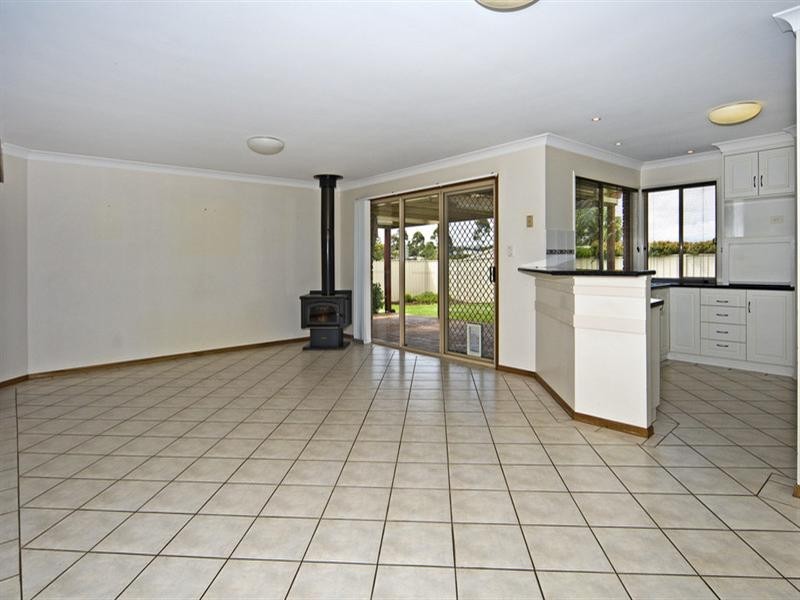 34 Nash Drive, Glenvale QLD 4350