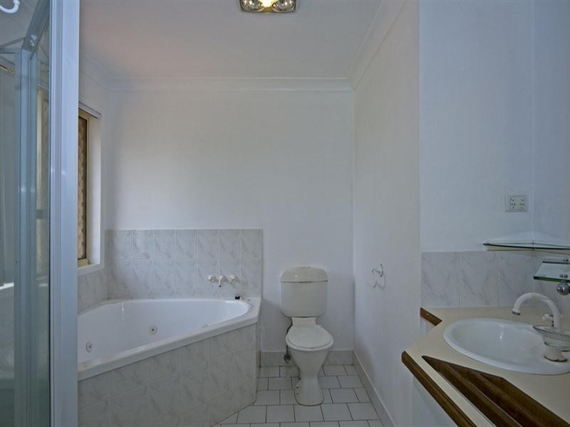 5 Swartz Street, Kearneys Spring QLD 4350