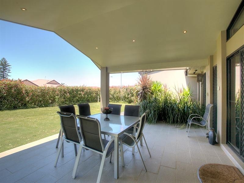 1 Catalina Drive, Wilsonton QLD 4350